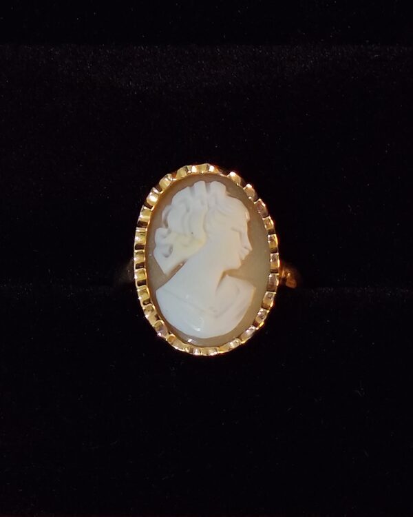 Simple Cameo Ring