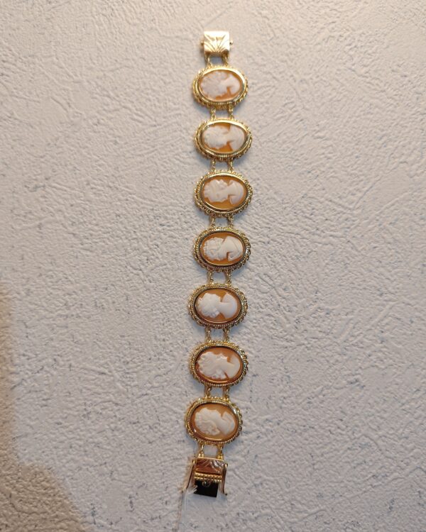 Cameo Link Bracelet