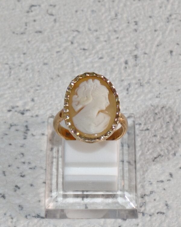 Simple Cameo Ring - Image 2