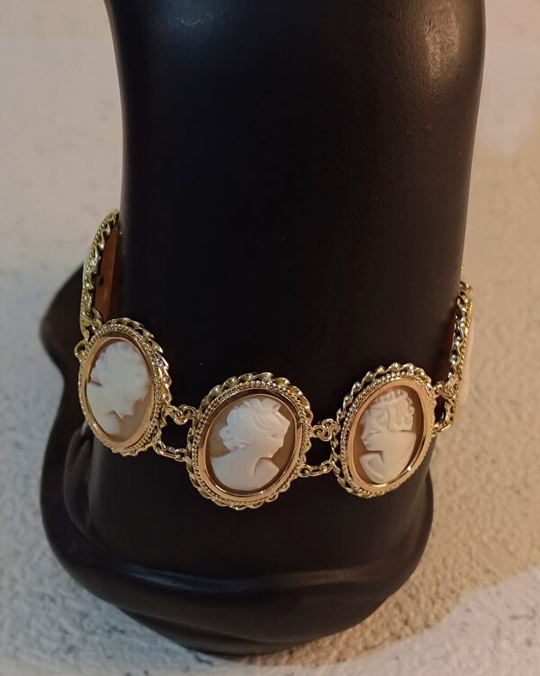 Cameo Link Bracelet - Image 3